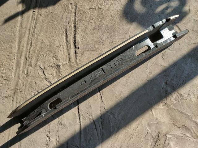 Абсорбер бампера переднього 620905AA2A NISSAN