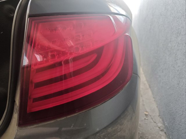 Задній правий зовнішній ліхтар 63217203232 BMW