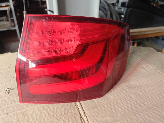 Задній правий зовнішній ліхтар 63217203234 BMW