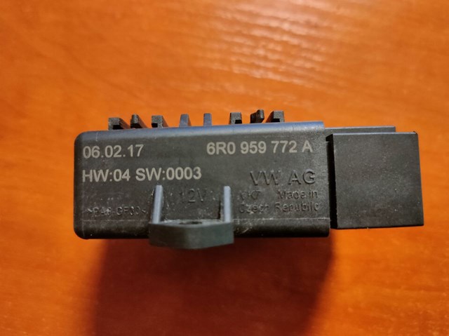 Реле підігріву сидіння 6R0959772A VAG