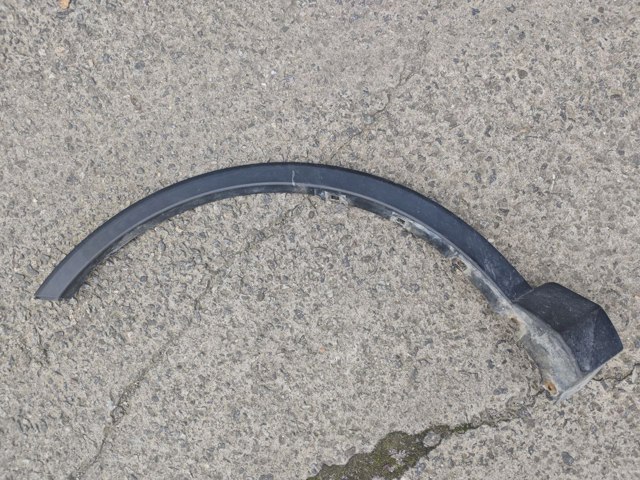 Накладка передньої лівої арки колеса 7560242100 TOYOTA