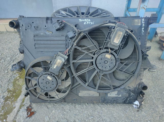 Дифузор радіатора охолодження, в зборі з двигуном і крильчаткою 7L0121203F VAG
