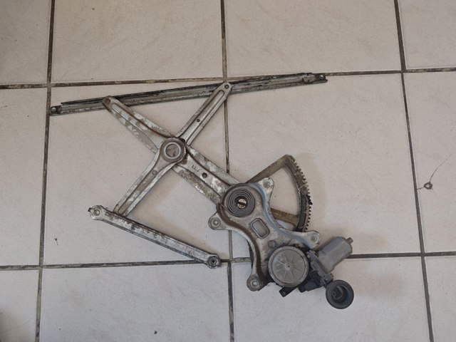 Мотор склопідйомника водійських дверей 8572058010 TOYOTA