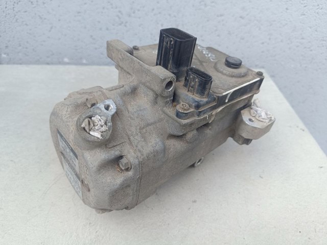 Насос кондиціонера 8837048021 TOYOTA
