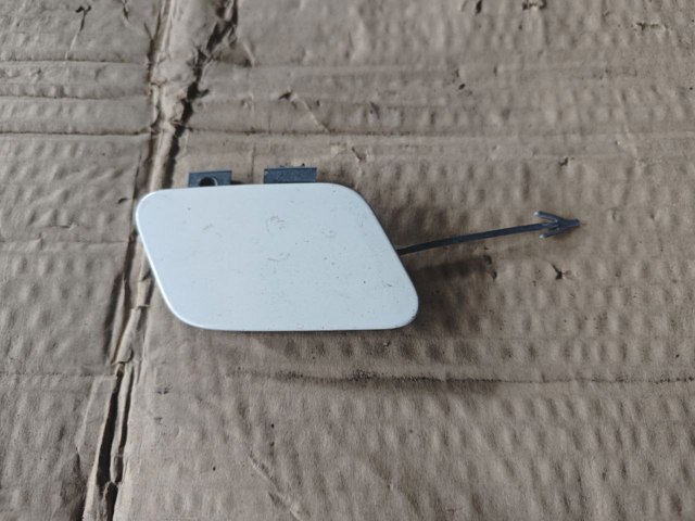 Заглушка бампера буксирувального гака 8P0807241B VAG
