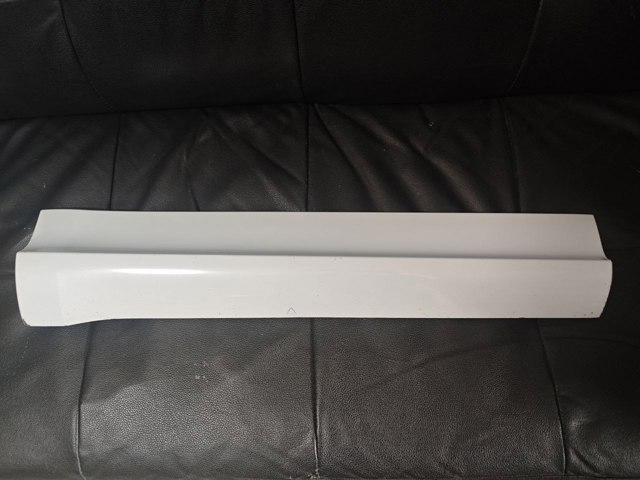 Молдинг задніх правих дверей 8R0853970B VAG