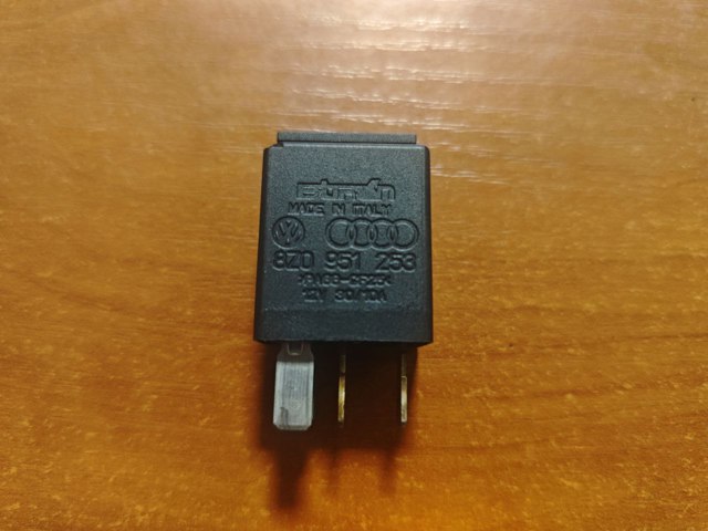 Реле стартера 8Z0951253 VAG
