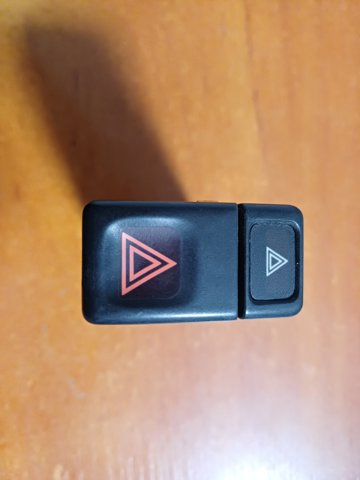 Кнопка аварійки 9125204 VOLVO