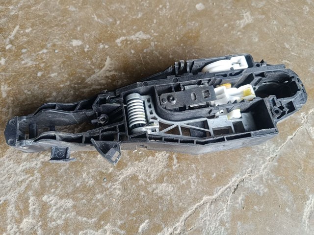 Тримач зовнішньої ручки дверей, задніх правих 9807652880 PEUGEOT