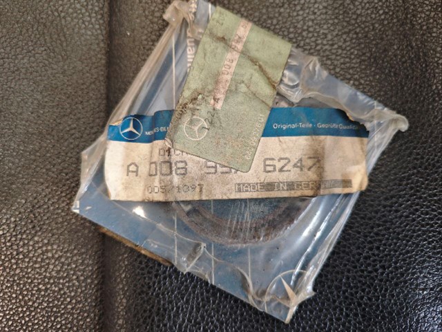 Сальник АКПП/КПП, вихідного/вторинного вала A0089976247 MERCEDES