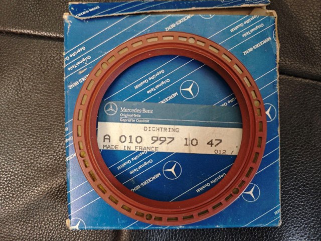 Сальник коленвала двигуна, задній A0109971047 MERCEDES