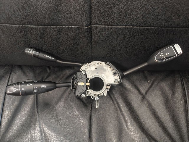Перемикачі A1645403645 MERCEDES