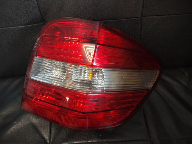 Задній правий стоп A1648200264 MERCEDES