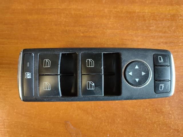 Кнопки переднього лівого склопід'ємника A2048703458 MERCEDES