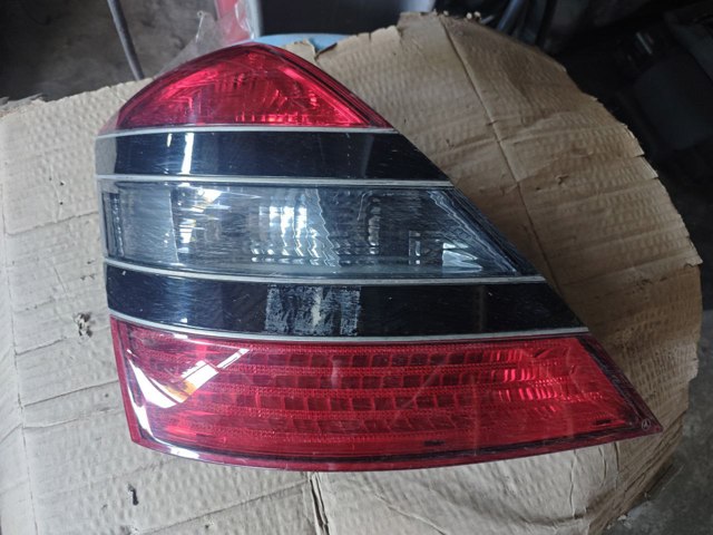 Задня ліва фара A2218200164 MERCEDES