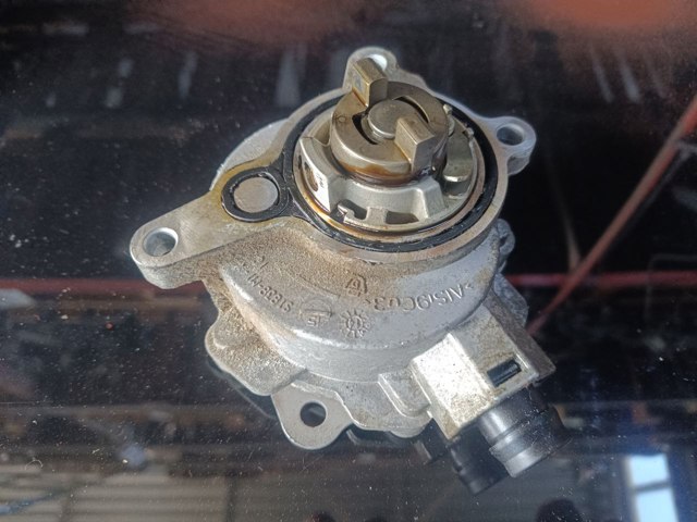 Насос вакуумний BB5E2A451BD FORD