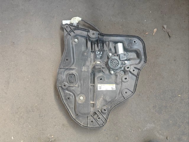 Двигун стеклопод'емника двері задньої, лівої BHP15958X MAZDA