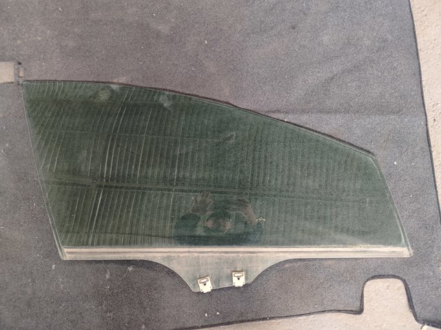 Скло пасажирських дверей EG2158510 MAZDA