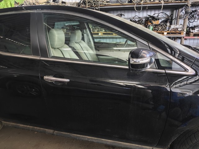 Пасажирські передні двері EGY15802XP MAZDA