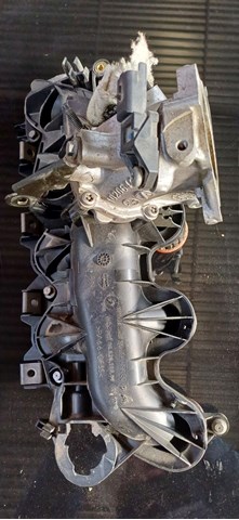 Колектор впускний LR006680 LAND ROVER