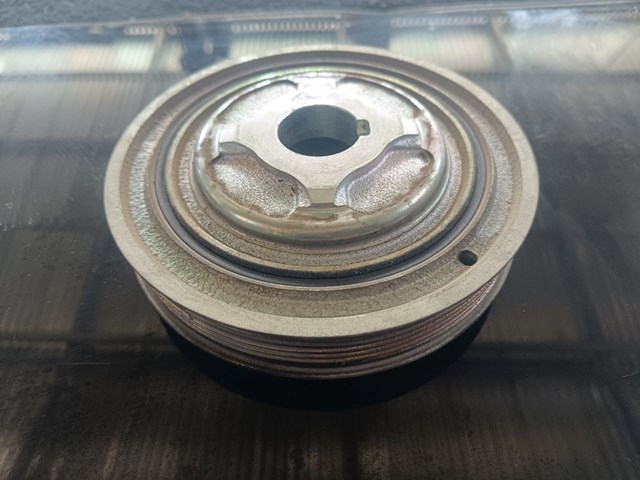 Шків колінчастого вала LR022091 LAND ROVER