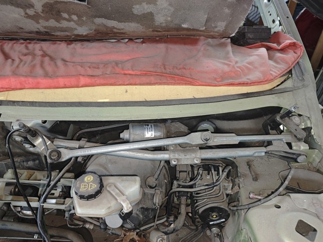Трапеція склоочисника LR024224 LAND ROVER