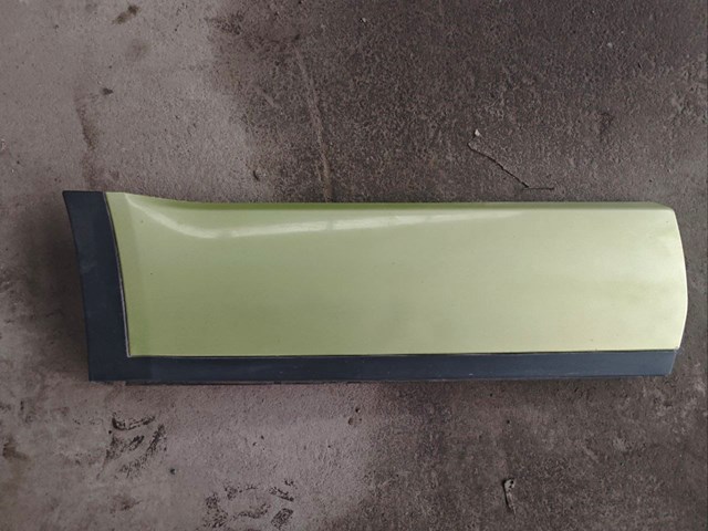 Молдинг задніх правих дверей, нижній LR027976 LAND ROVER