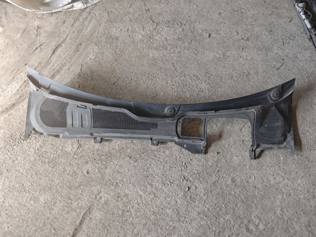 Водостік лобового скла, жабо LR066617 LAND ROVER