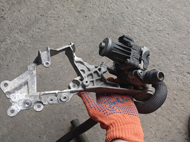 Клапан EGR LR084362 LAND ROVER