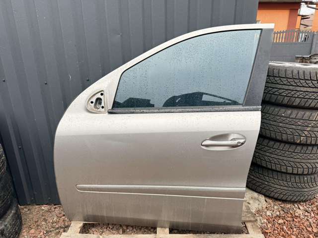 Водійські двері 1647200905 MERCEDES