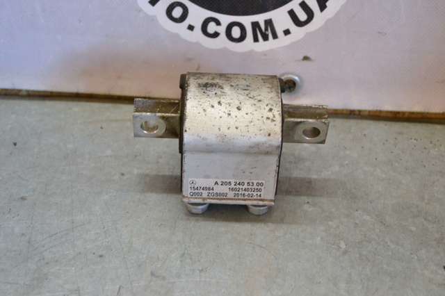 Подушка КПП 2052405300 MERCEDES