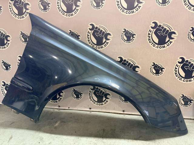 Переднє праве крило 2118801418 MERCEDES
