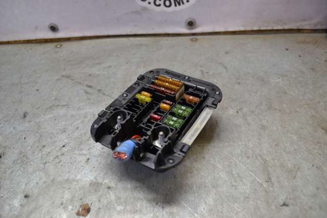 Корпус запобіжників 2225403150 MERCEDES