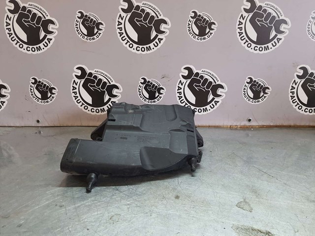 Корпус повітряного фільтра, лівий 6420902101 MERCEDES