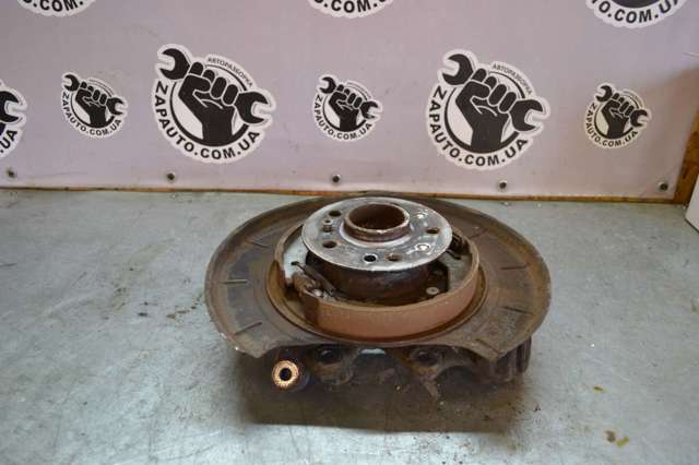 Кулак поворотний лівий A1643501308 MERCEDES