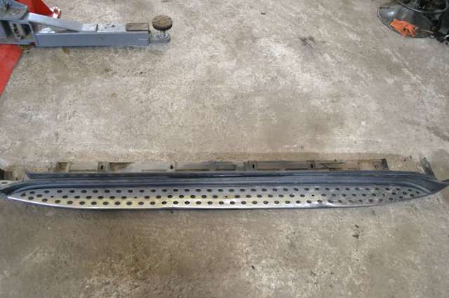 Накладка на поріг ліва A1646901975 MERCEDES