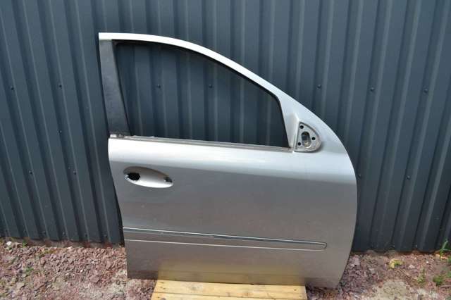 Пасажирські передні двері A1647201005 MERCEDES