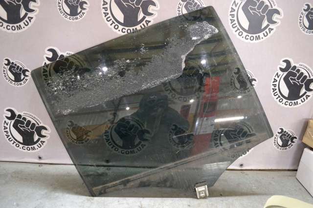 Скло заднє праве A1647350610 MERCEDES