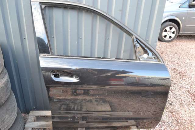 Пасажирські передні двері A1667200205 MERCEDES