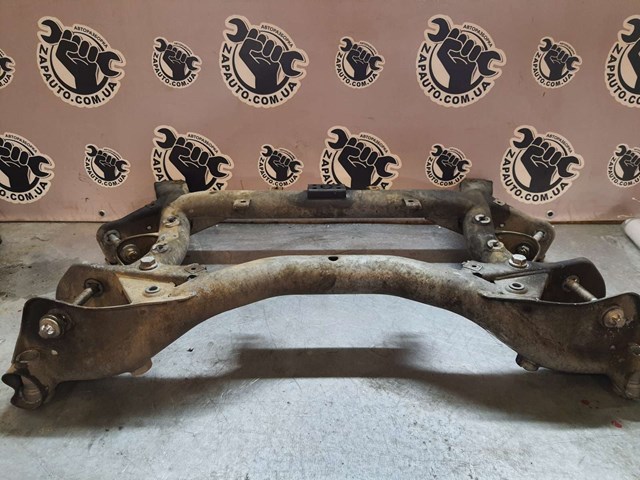 Передня балка A2046281057 MERCEDES