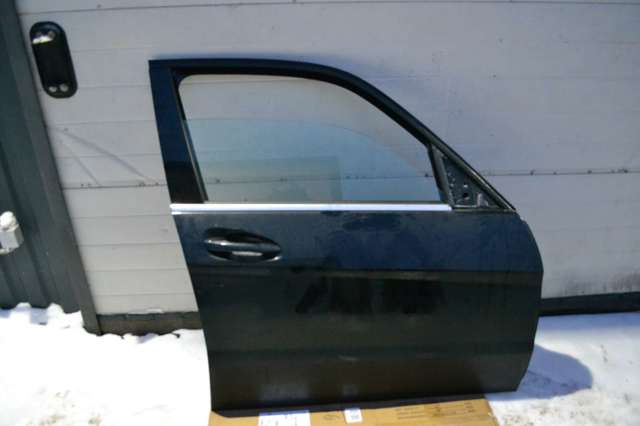 Пасажирські передні двері A2047200805 MERCEDES