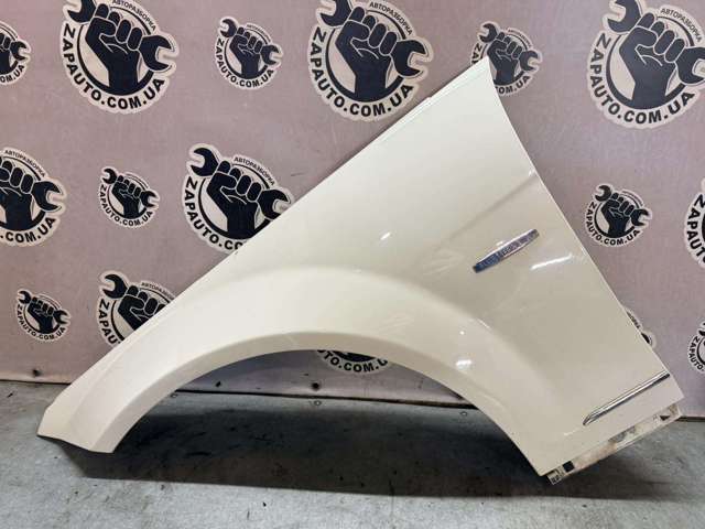 Переднє ліве крило A2048801318 MERCEDES
