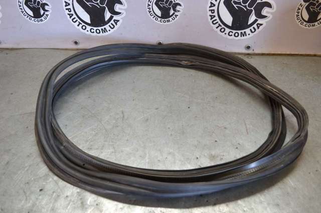 Прокладка кришки багажника A2057505800 MERCEDES
