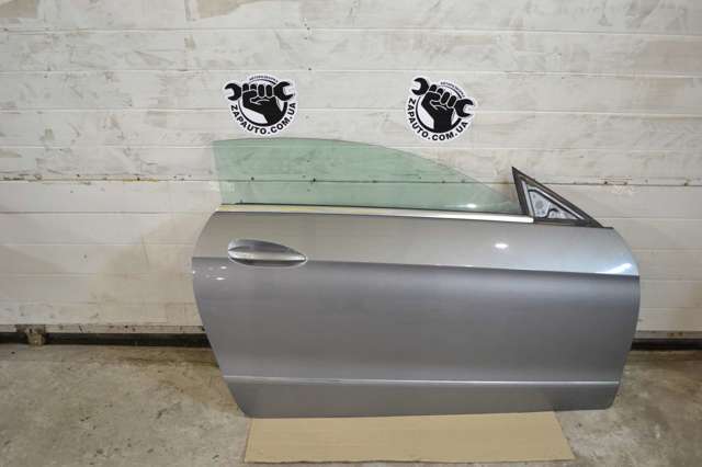 Пасажирські передні двері A2077200205 MERCEDES