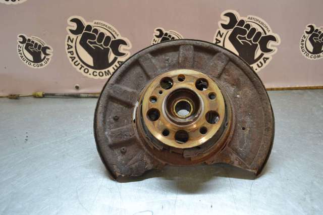 Цапфа поворотного кулака A2123502208 MERCEDES