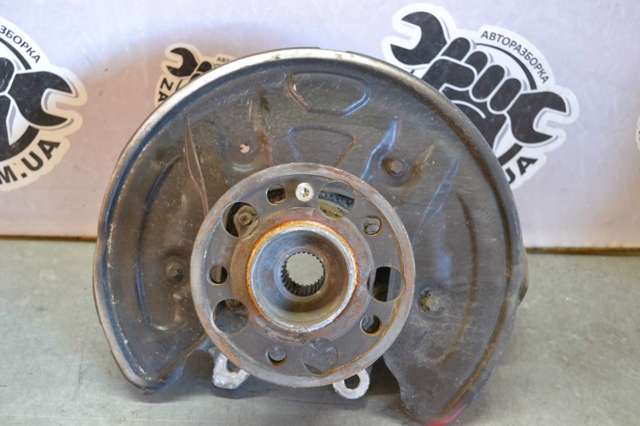 Кулак поворотний правий A2133503205 MERCEDES