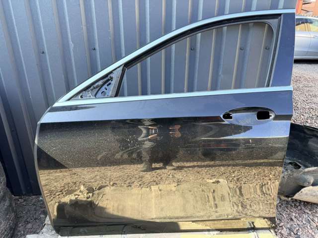 Двері передні, ліві A2137200105 MERCEDES