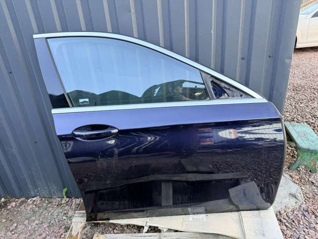 Дверка передня права A2137200205 MERCEDES