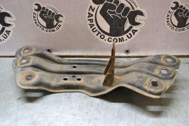 Кронштейн подушки КПП A2202421401 MERCEDES