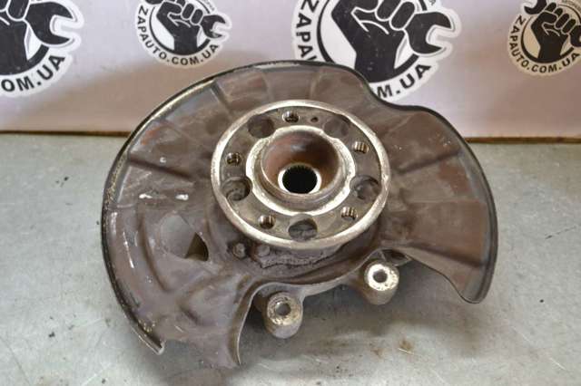 Кулак поворотний правий A2223501041 MERCEDES